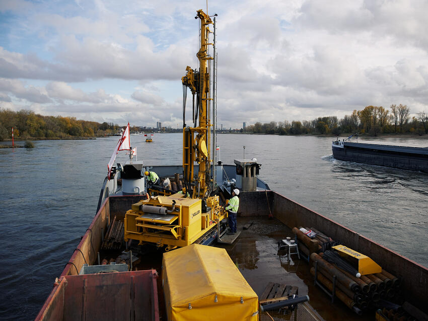Baugrunderkundung vom Schiff aus